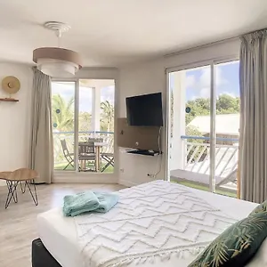 Appartement Archipel Guadeloupeen - Elegant Cocon D'architecte 2 Etoiles Entre Grand Balcon, Piscine & Lagon, Saint-Francois (Grande-Terre)